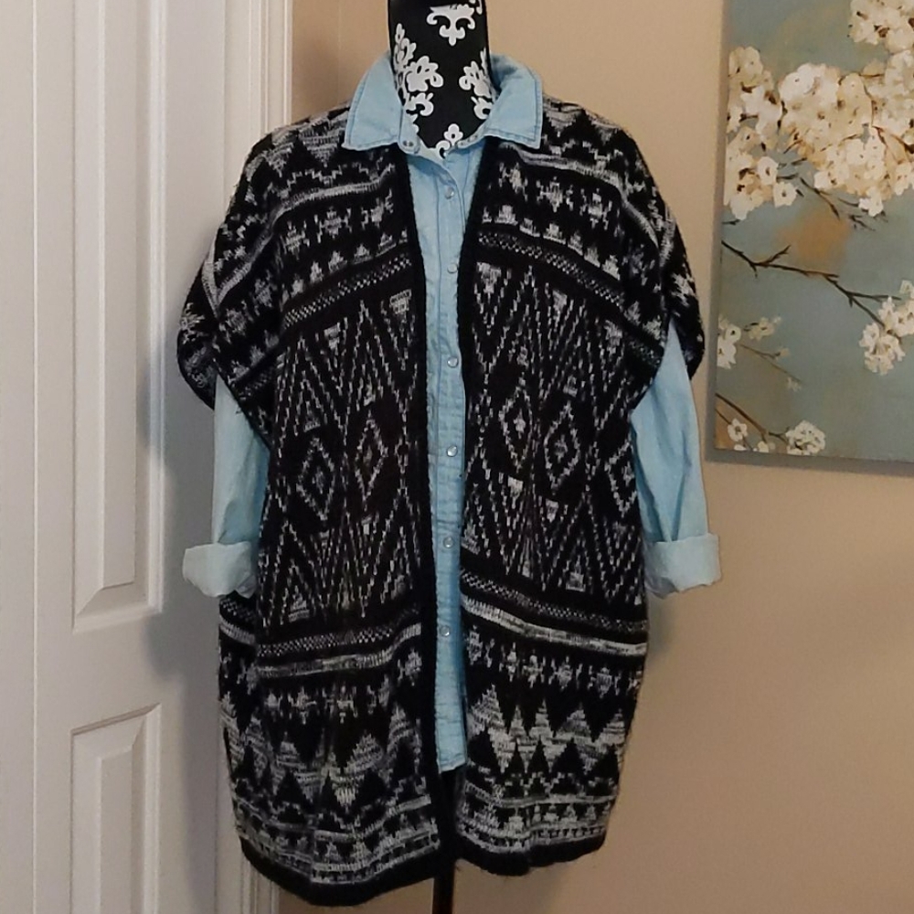 Atmosphere Geometric Pattern Blanket Sweater S/M